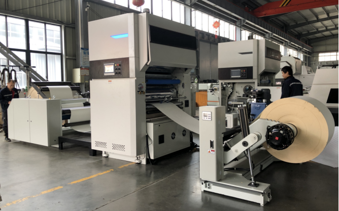 PRY-ER macchina per la laminazione di pellicole verticali completamente automatica da rotolare a rotolare 1