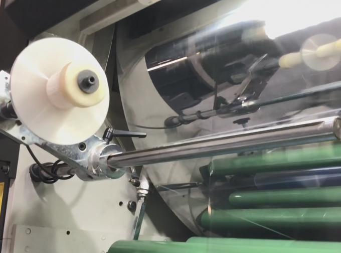 PRY-ER macchina per la laminazione di pellicole verticali completamente automatica da rotolare a rotolare 13