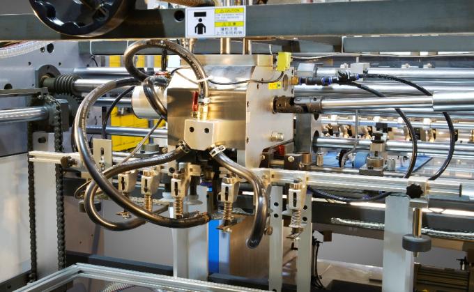 BK-800D Macchina semiautomatica per la laminazione del cartone 3