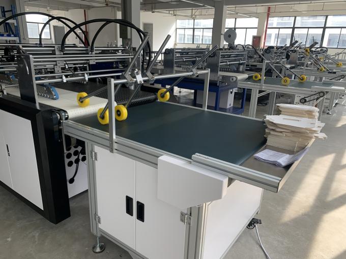 Macchina applicatrice nastro biadesivo PRY-850 per applicazioni non tessili su tessuti e merci 6