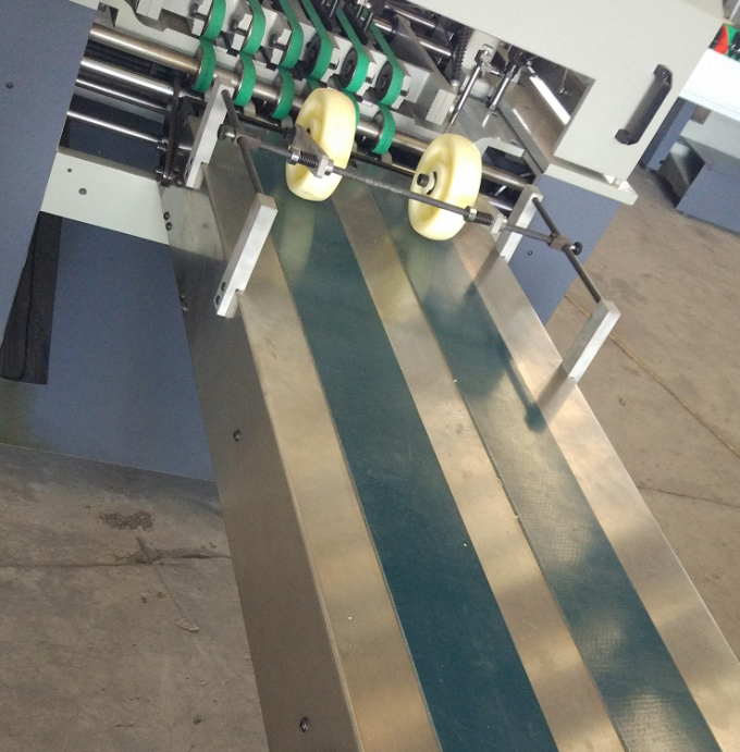 PRY-8D Macchina per la cucitura e il taglio delle selle da collezione e da libro 9